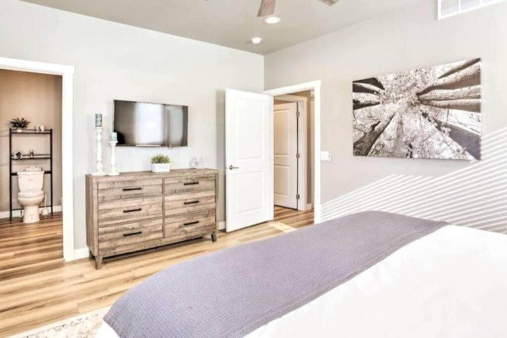 New! Cozy & Modern Spearfish Home Near Downtown! Exterior photo